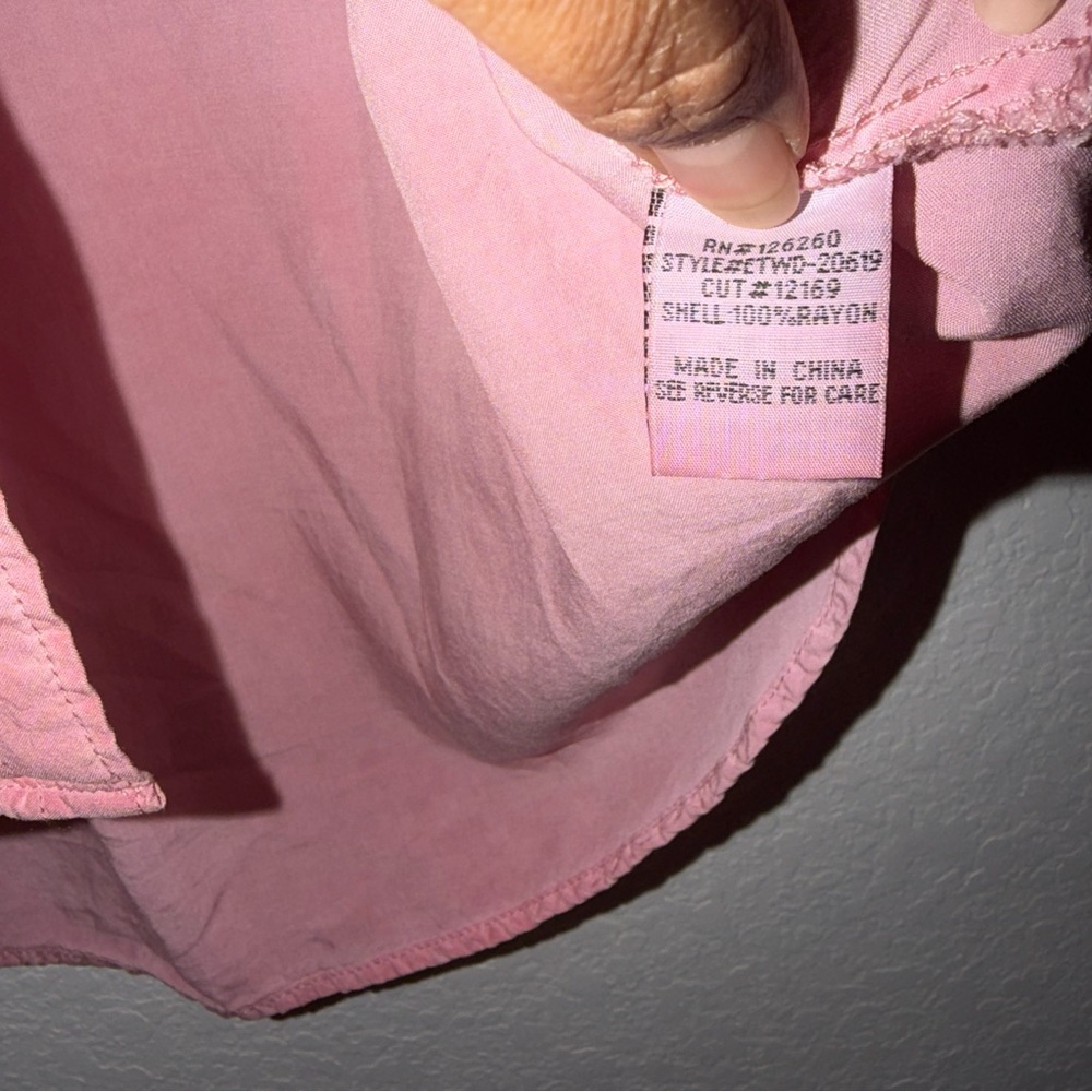 Velvet Heart Dusty Rose Button-Down Shirt - Picture 4 of 5